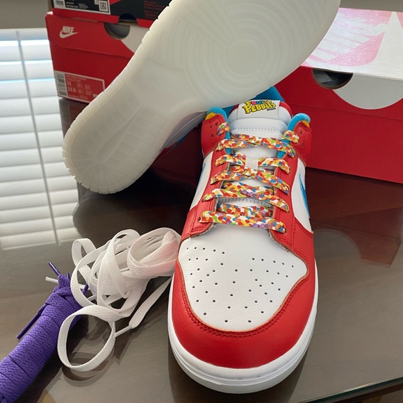 Nike Dunk low Lebron Fruity Pebbles Size 11. - Picture 2 of 5